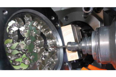 Escaner y Fresadora dental de 5 ejes